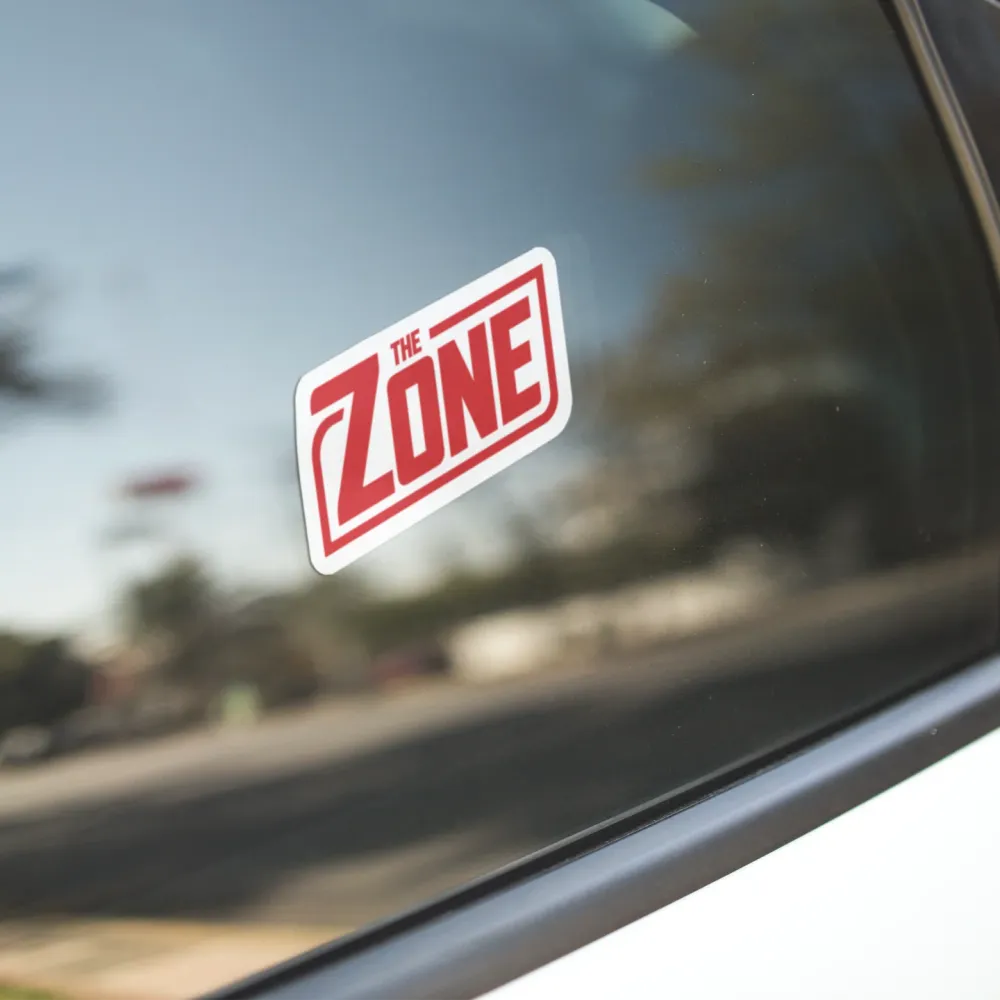 Zone - Kis méretű piros logós autómatrica
