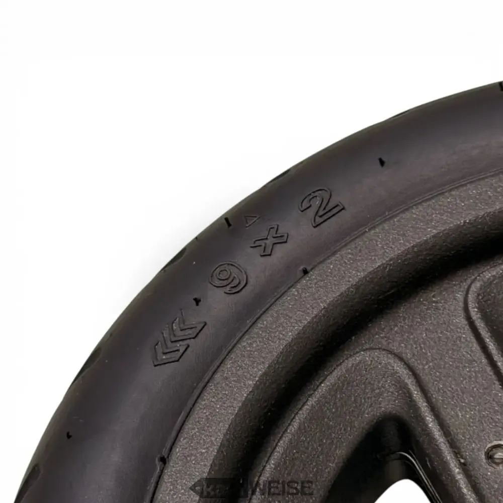 Eredeti Segway-Ninebot első villa szett (F-sorozat) | 9" Flat Free gumiabronccsal és felnivel | defektálló | F20 F30 F40