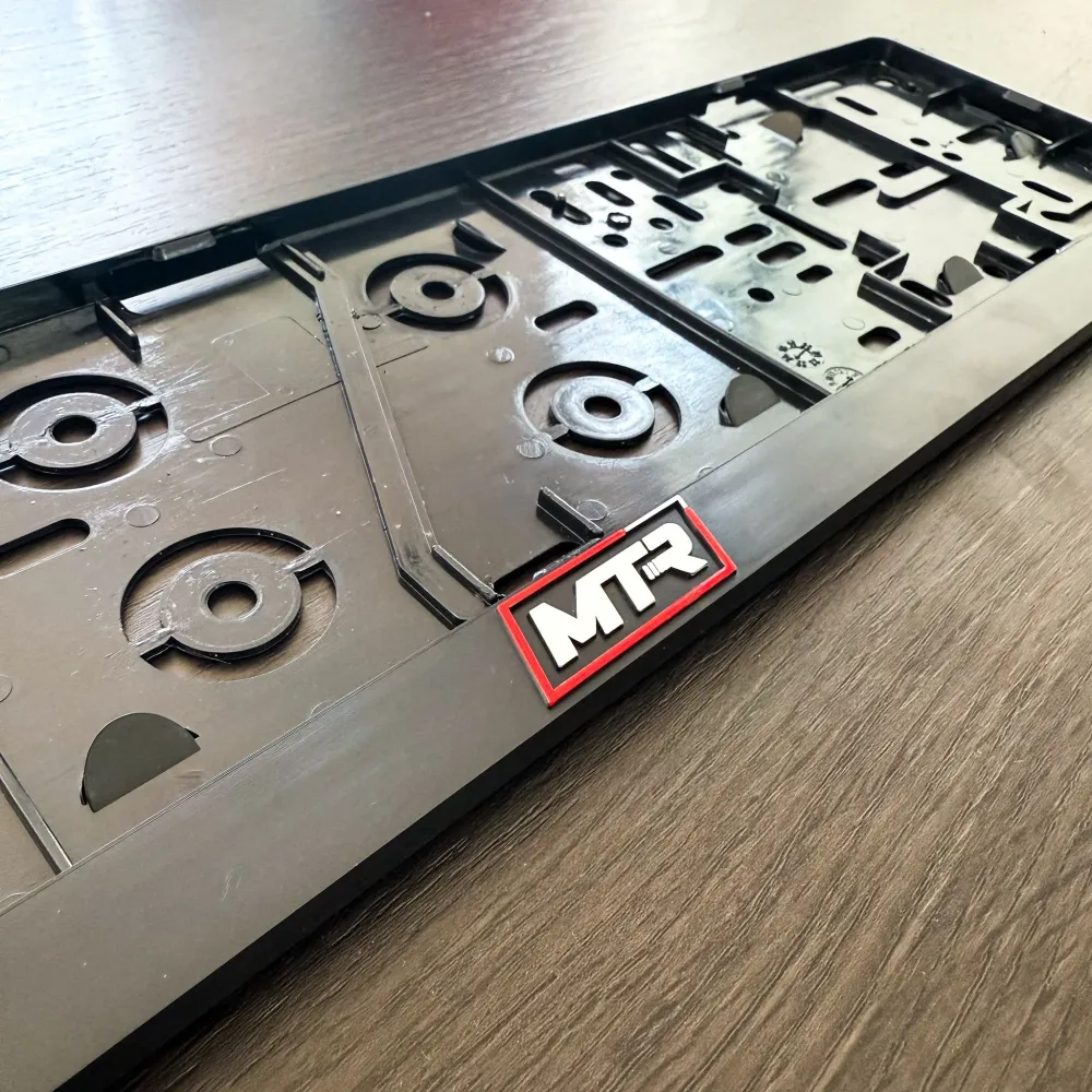 MTR rendszámtábla tartó 3D logóval