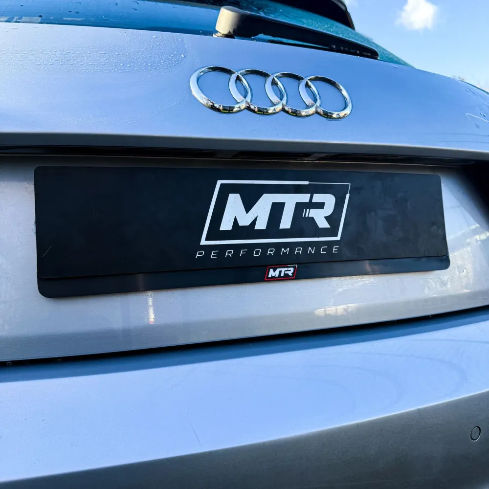 MTR rendszámtábla tartó 3D logóval
