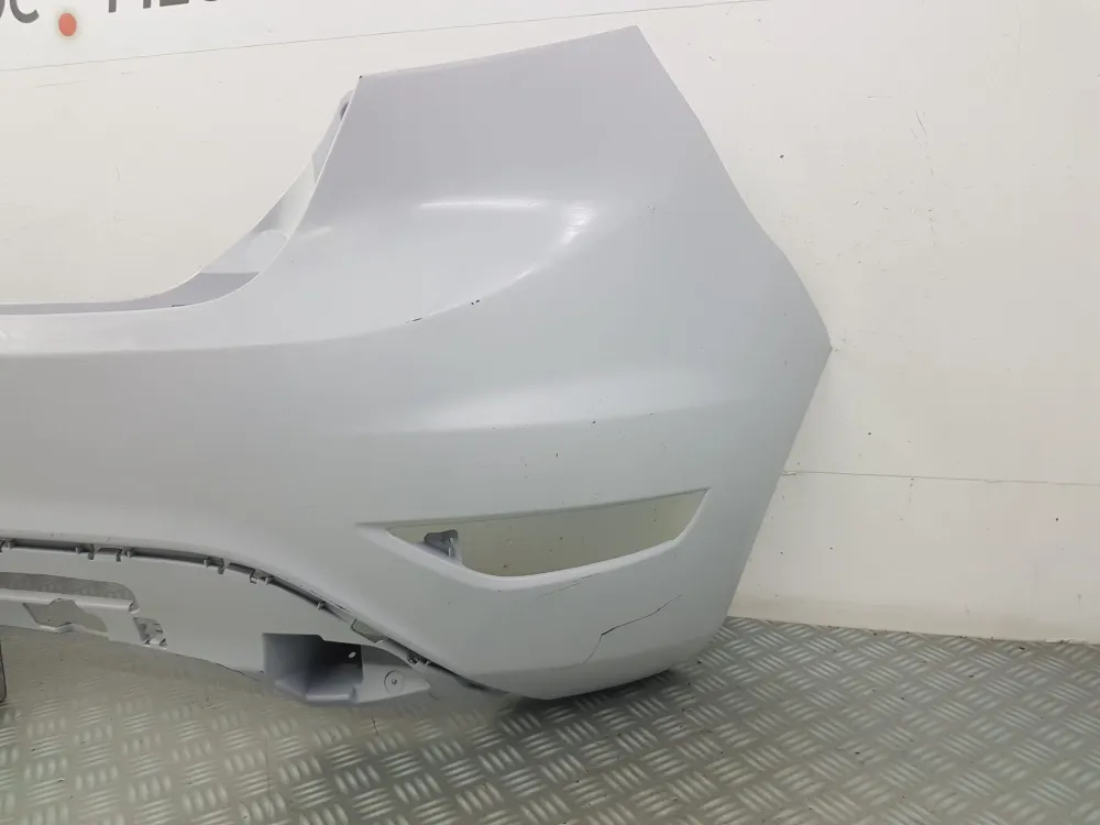 HÁTSÓ ÜTKÖZŐVÉDŐ FORD FIESTA 6 BRUT