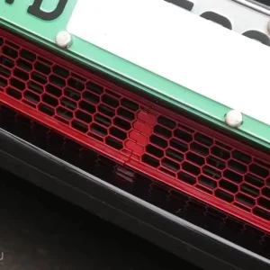 Tesla 3. modell elülső grill háló bemeneti szellőzőnyílás - piros