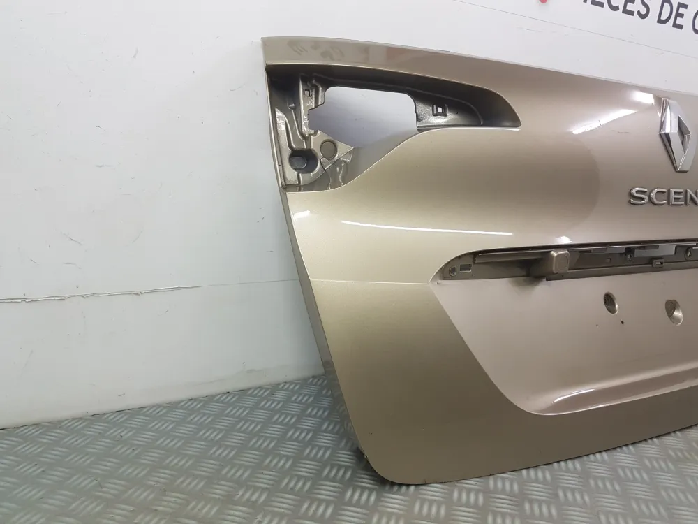KÜLSŐ CSOMAGTÉRAJTÓ SZERELVÉNY RENAULT SCENIC 4 (RÖVID MODELL)