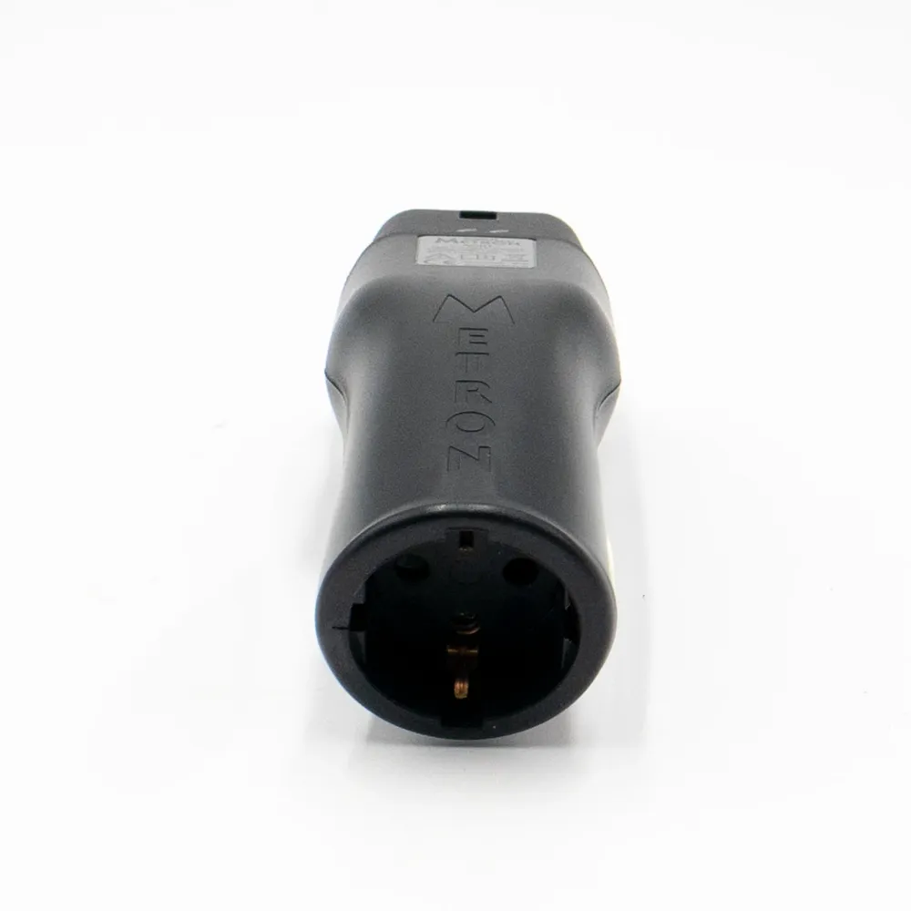 2-es típusú Schuko AC01 adapter