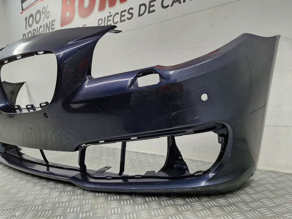 BMW 5-ös sorozat F10 / F11 második fázis első lökhárító (2013.05-től 2017.06-ig) – Eredeti használt alkatrész radarral és...