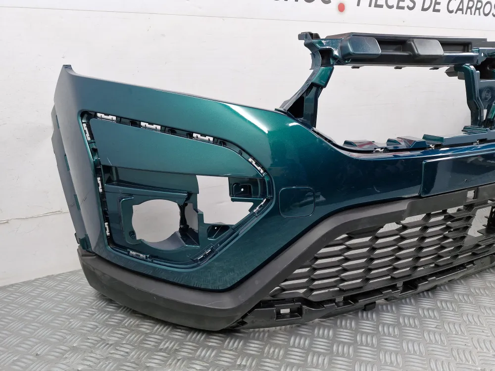 Első lökhárító Dacia Sandero III Stepway 2020+ — Használt parkolóasszisztenssel