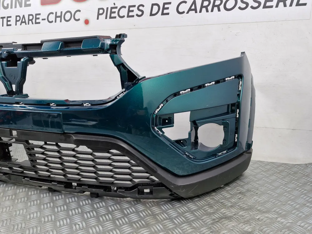 Első lökhárító Dacia Sandero III Stepway 2020+ — Használt parkolóasszisztenssel