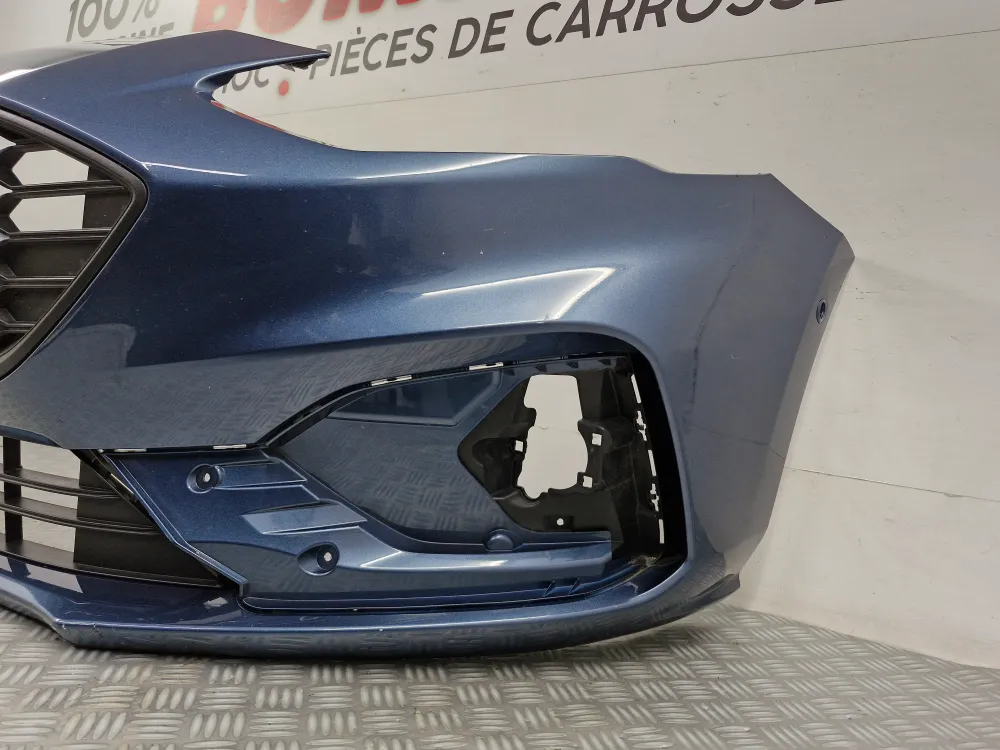 Első lökhárító Ford Focus IV Phase 1 ST-Line (2018.06-tól) – Eredeti használt Park Assist-tel