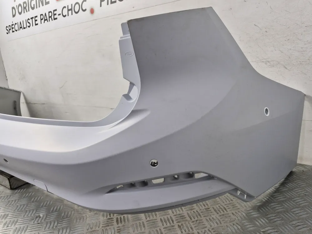 Hátsó lökhárító Ford Focus IV ST-Line 1. fázis (2018.06-tól) – Eredeti új radarokkal