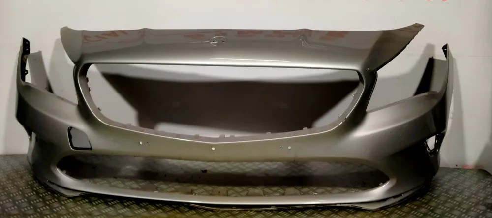 Használt Mercedes CLA-osztály 2. fázis első lökhárító MERCEDES - BENZ