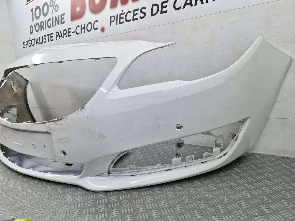 Első lökhárító Opel Insignia I Fázis 2 (07/2013 - 12/2018) - Eredeti használt radarhelyzettel