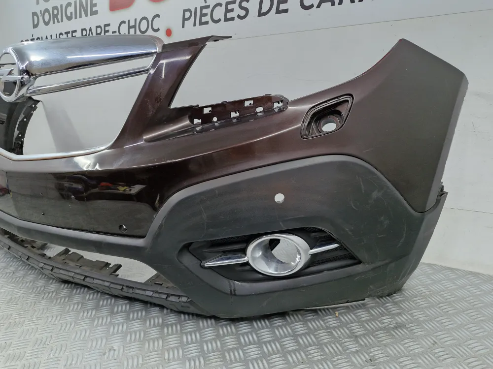 Első lökhárító Opel Mokka 1 Fázis 1 (2012-től 2017-ig) – Eredeti használt alkatrész radarral és fényszórómosóval