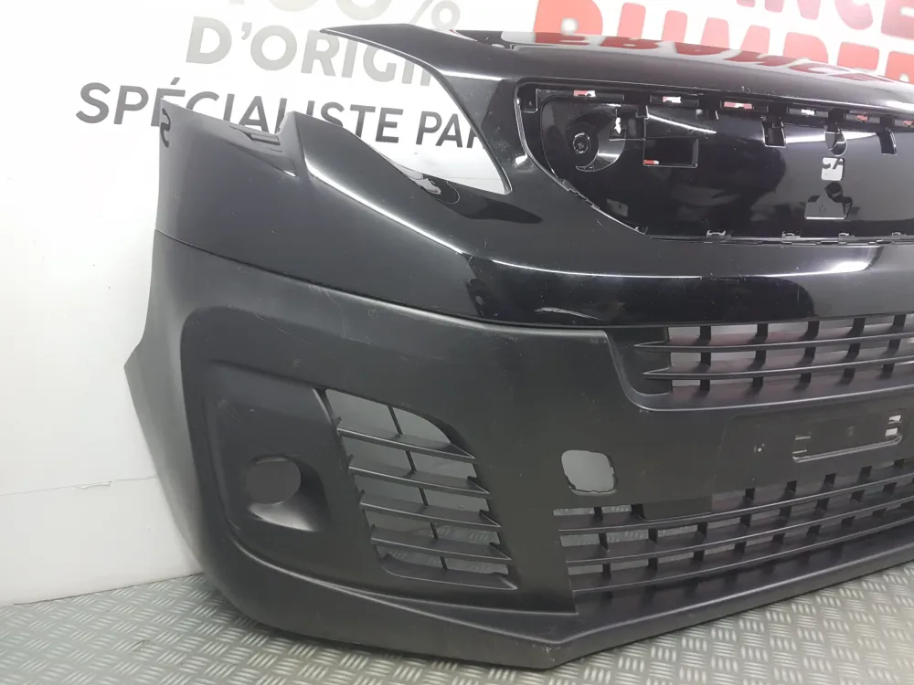 Első lökhárító Citroën Jumpy 3 / Peugeot Expert 3 használt