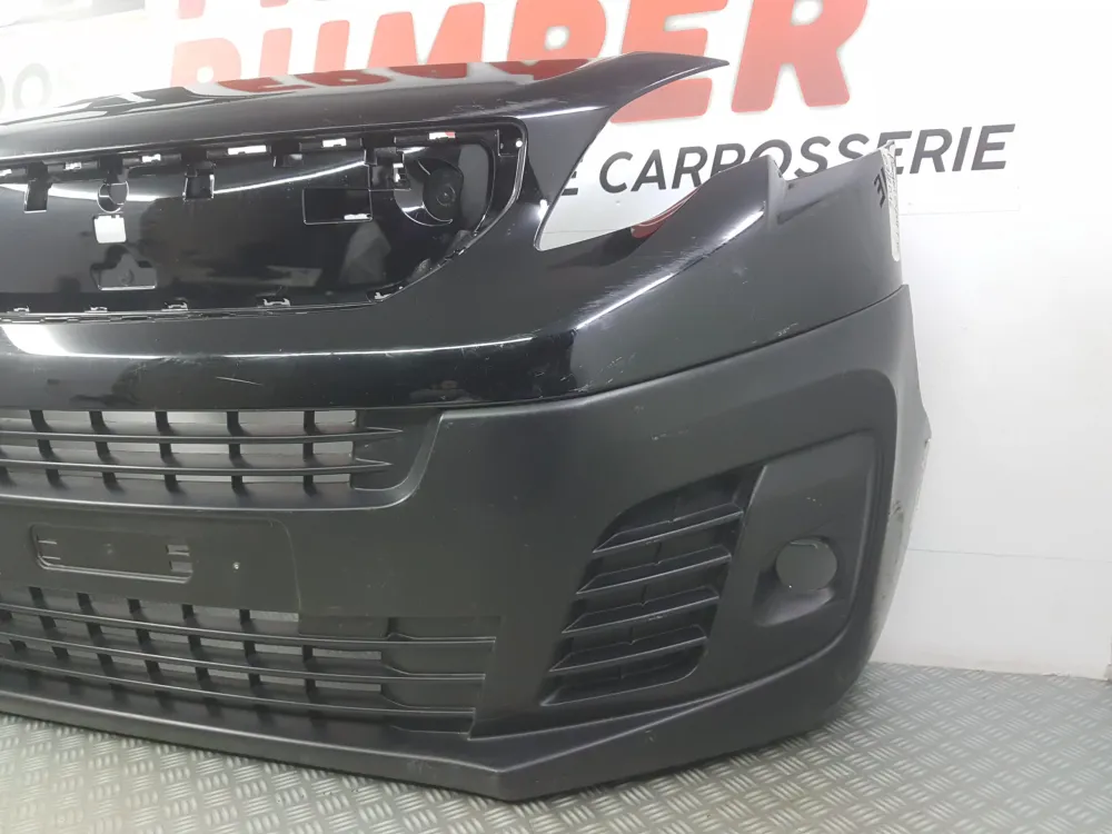 Első lökhárító Citroën Jumpy 3 / Peugeot Expert 3 használt