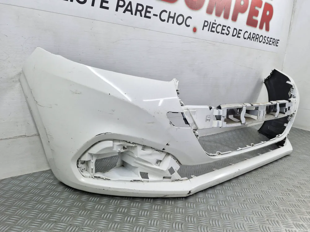 Első lökhárító Peugeot 208 2. fázis (2015.04-től) – Eredeti használt alkatrész