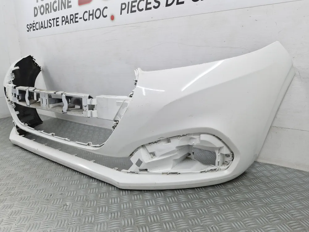 Első lökhárító Peugeot 208 2. fázis (2015.04-től) – Eredeti használt alkatrész