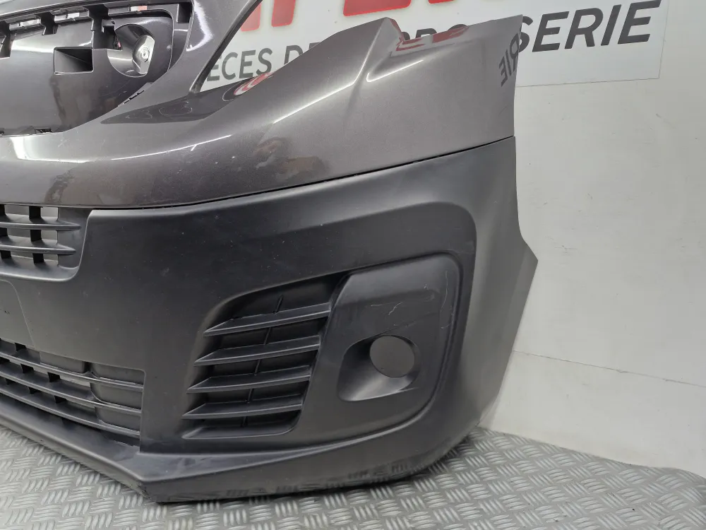 Eredeti használt első lökhárító Peugeot Expert III (2016-tól)