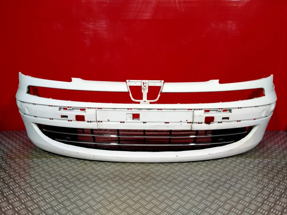Használt Peugeot 807 első lökhárító
