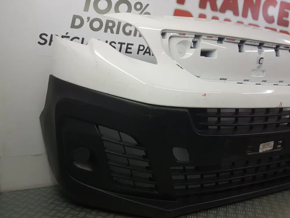 Használt Peugeot Expert 3 első lökhárító