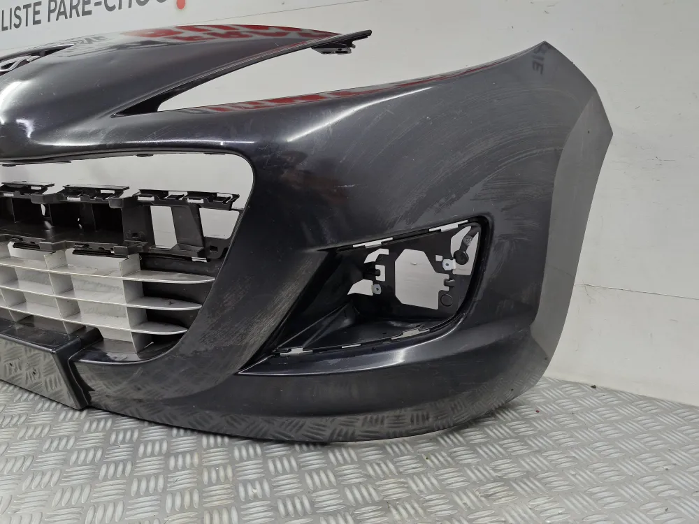 Peugeot 207 Plus Phase 2 (11/2009-től 12/2014-ig) első lökhárító — eredeti használt