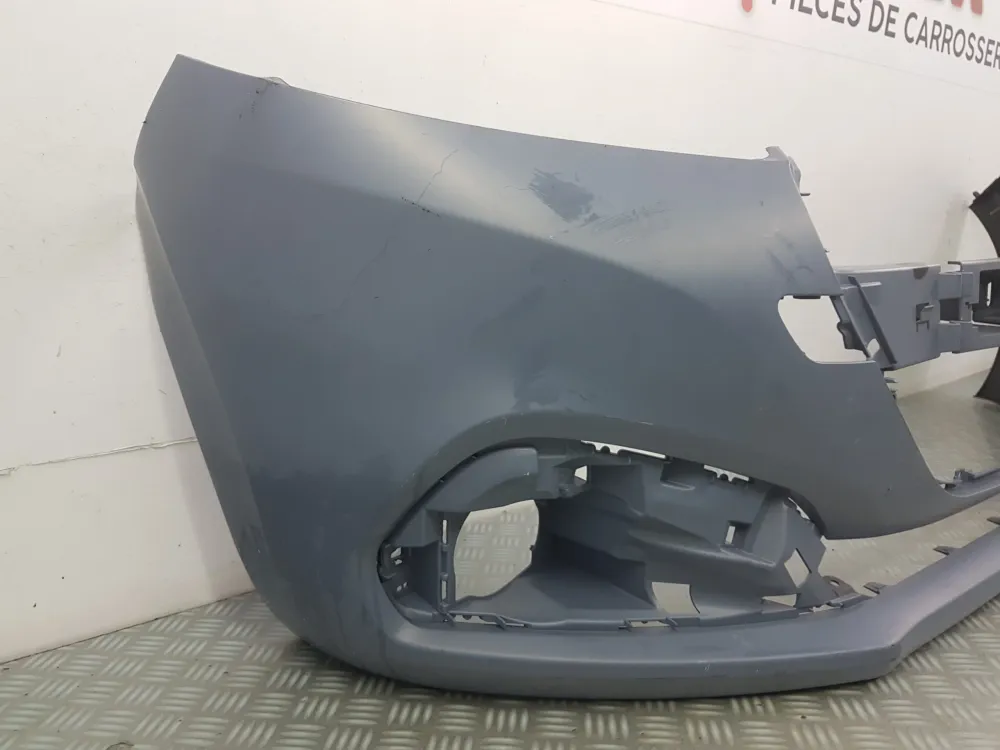 Új Peugeot 208 fázis 2 első lökhárító