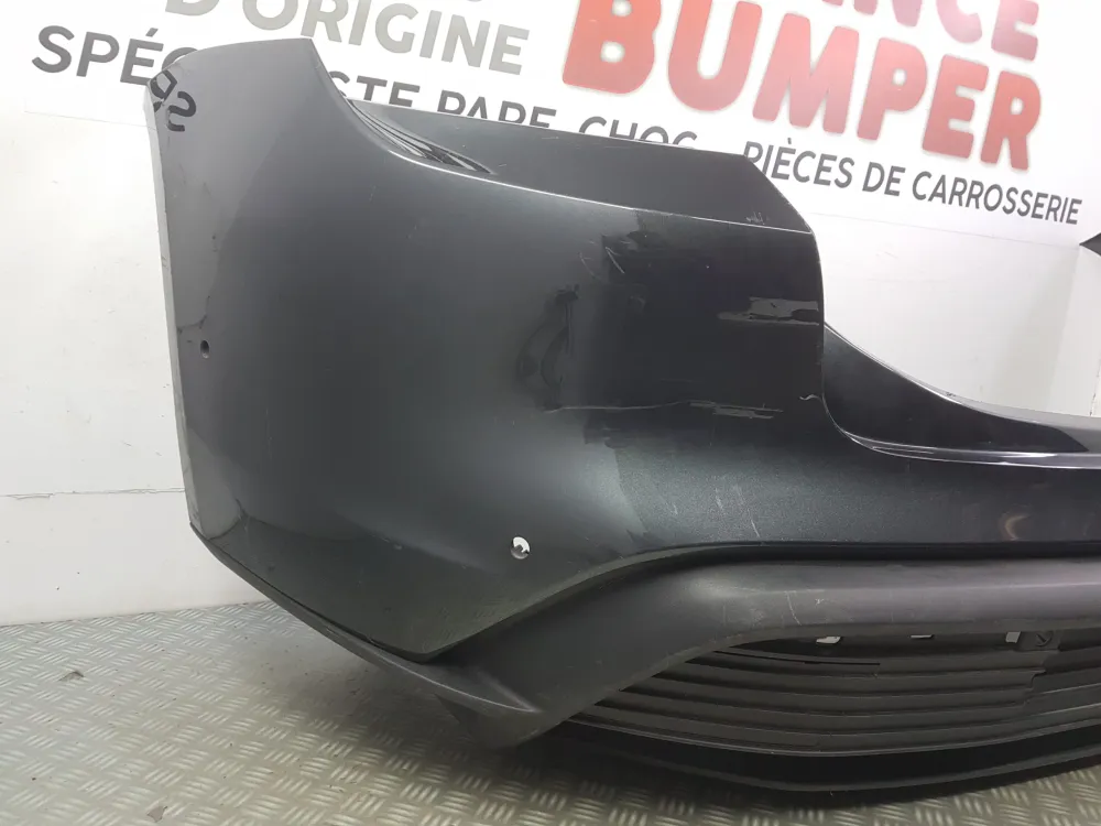 HÁTSÓ ÜTKÖZŐ PORSCHE TAYCAN