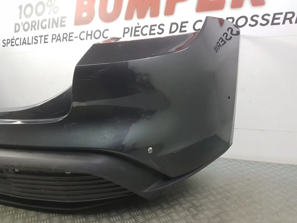 HÁTSÓ ÜTKÖZŐ PORSCHE TAYCAN