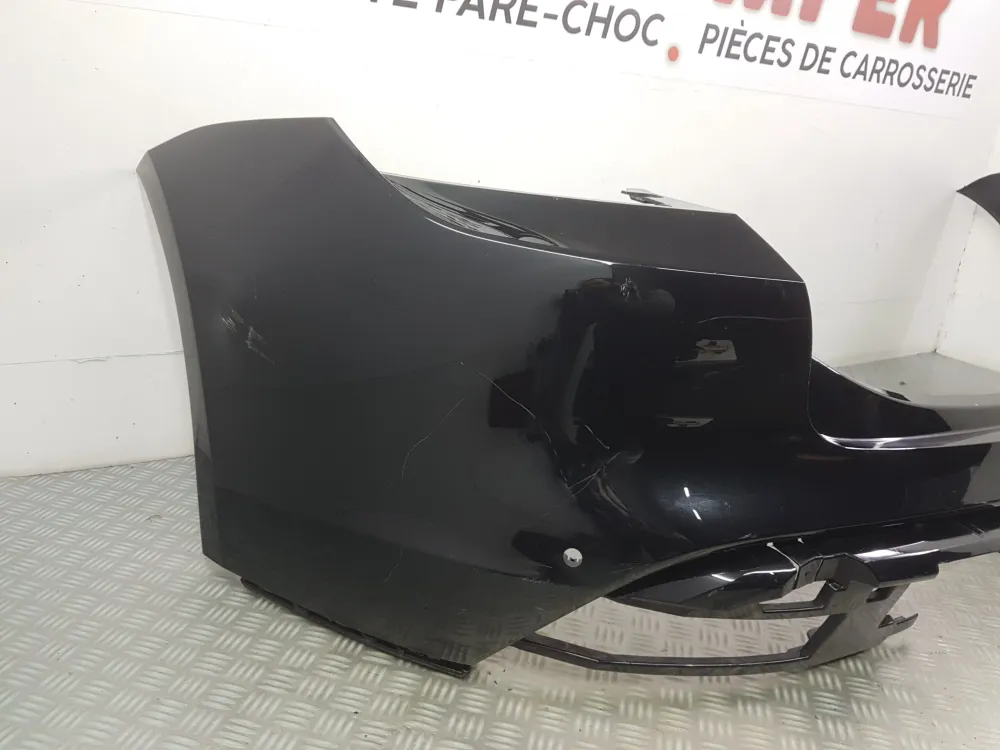 HÁTSÓ ÜTKÖZŐ PORSCHE TAYCAN