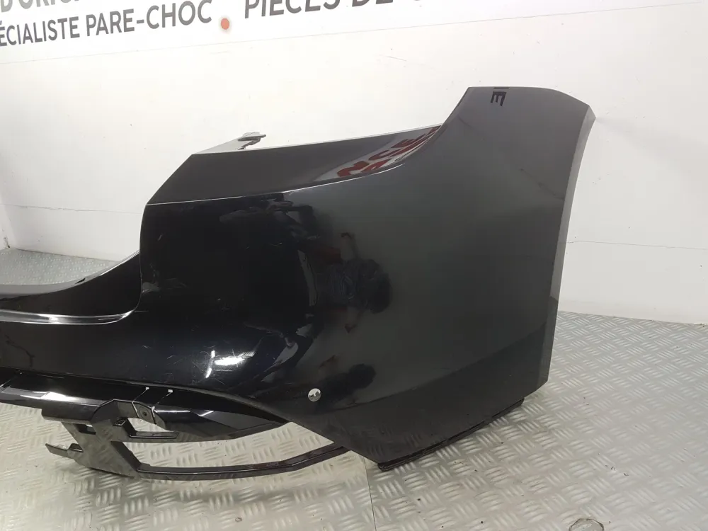 HÁTSÓ ÜTKÖZŐ PORSCHE TAYCAN