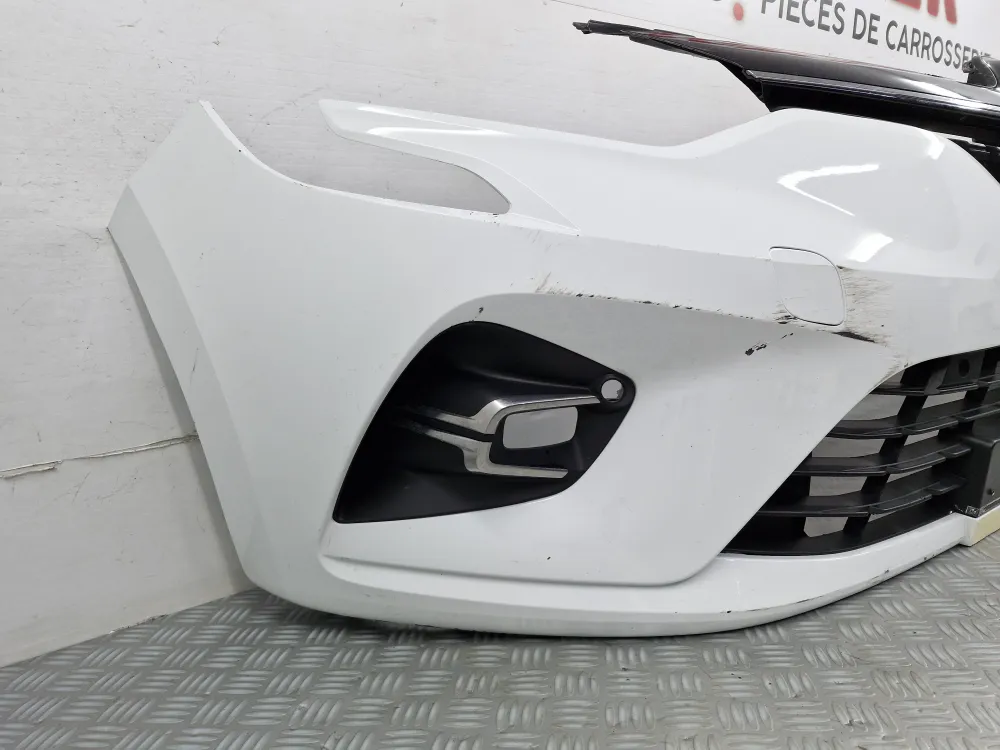 Első lökhárító komplett Renault Clio 5 (2019.01-től) radaros használt
