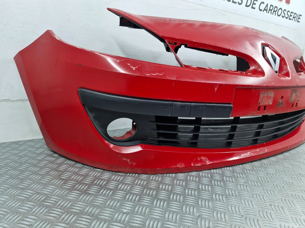 Első lökhárító Renault Clio 3 1. fázis (185) – Használt 100% eredeti gyári alkatrész