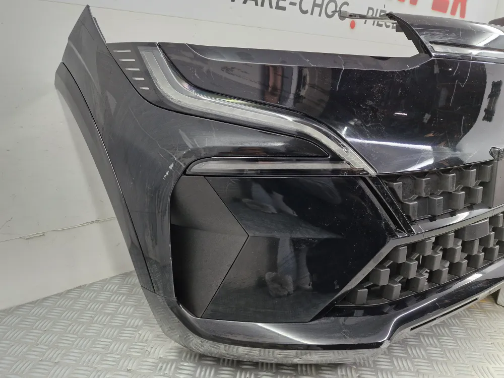 Eredeti használt első lökhárító Renault Megane 5 E-Tech (12/2021-től)