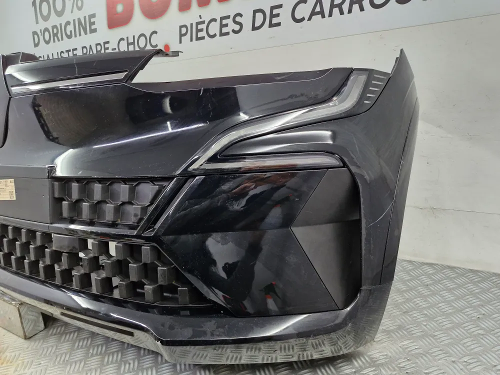 Eredeti használt első lökhárító Renault Megane 5 E-Tech (12/2021-től)