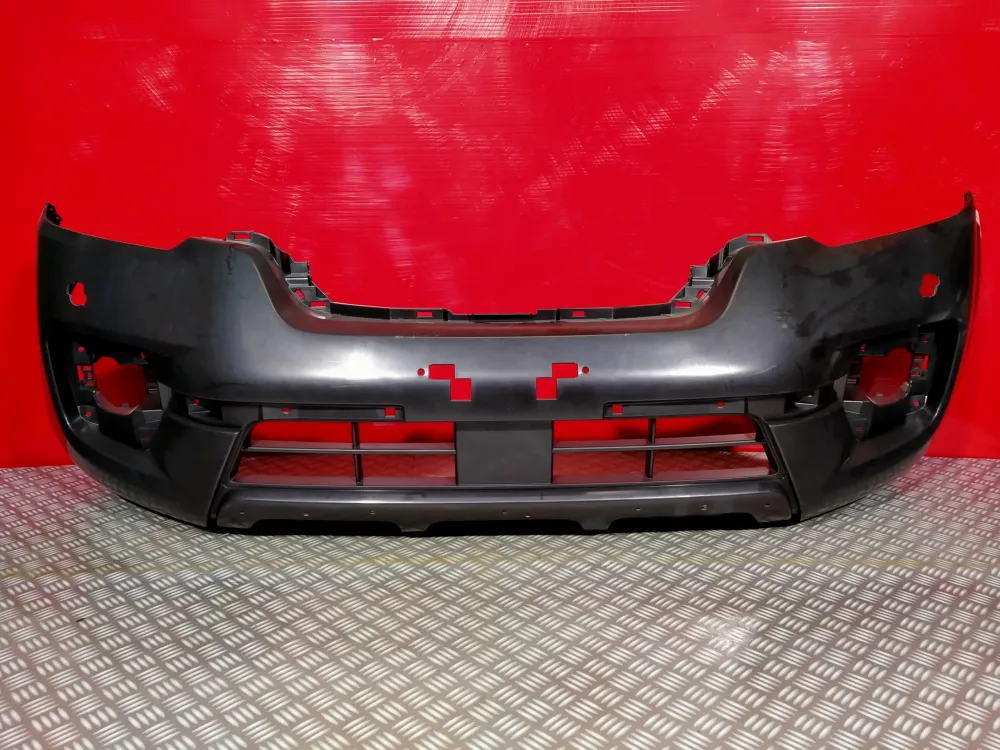 Új Renault Alaskan első lökhárító
