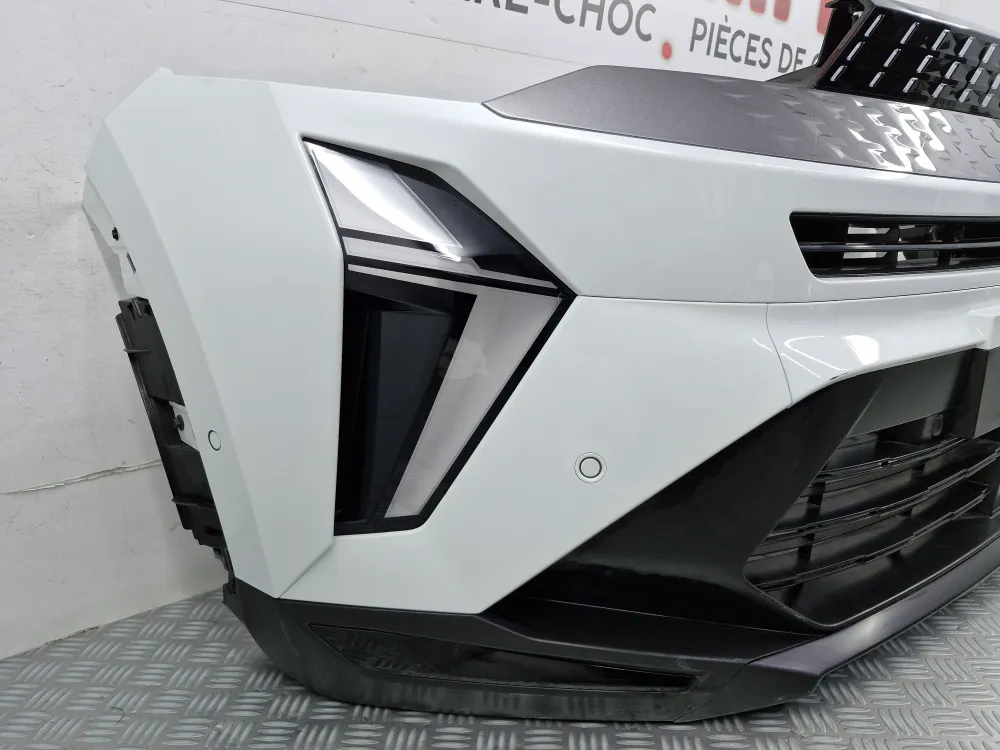 Renault Captur II Phase 2 első komplett lökhárító (2024.06-tól) — eredeti használt