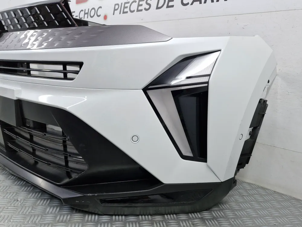 Renault Captur II Phase 2 első komplett lökhárító (2024.06-tól) — eredeti használt