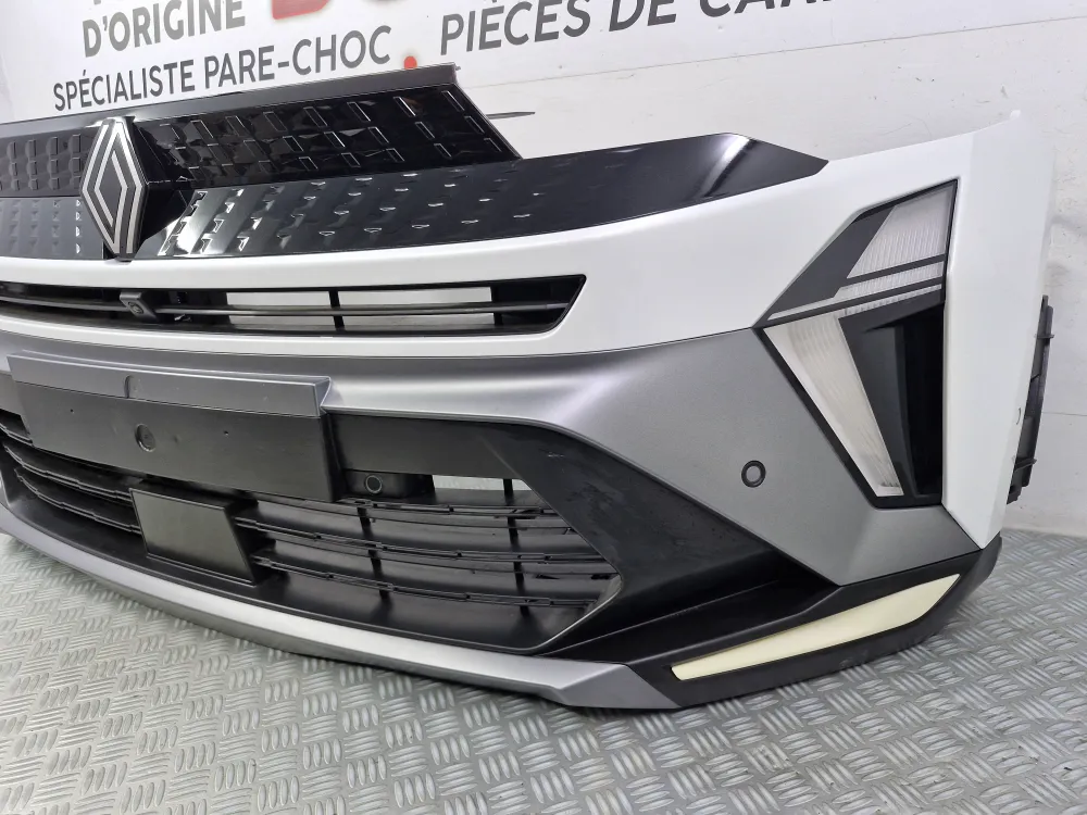Renault Captur II Phase 2 techno első komplett lökhárító (2024.06-tól) — eredeti használt