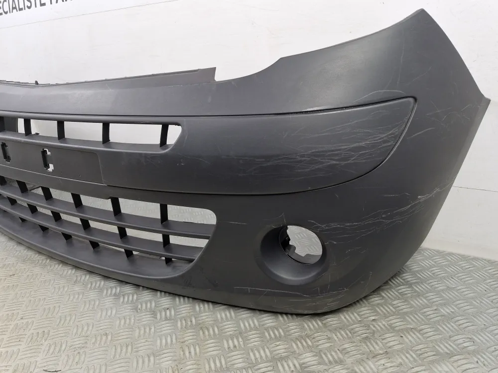 Renault Kangoo 2 Első lökhárító Fázis 1 (2008–2013) – Eredeti használt haszongépjármű