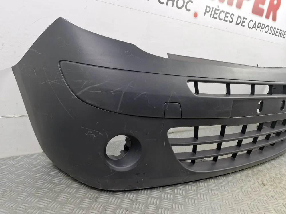 Renault Kangoo 2 Első lökhárító Fázis 1 (2008–2013) – Eredeti használt haszongépjármű