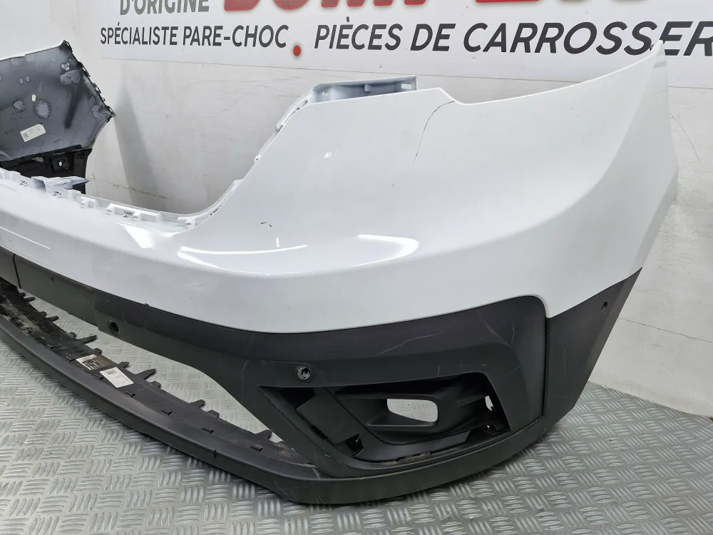 Renault Trafic 4 első lökhárító (2022-től) – Eredeti használt alkatrész radarral és Park Assist funkcióval