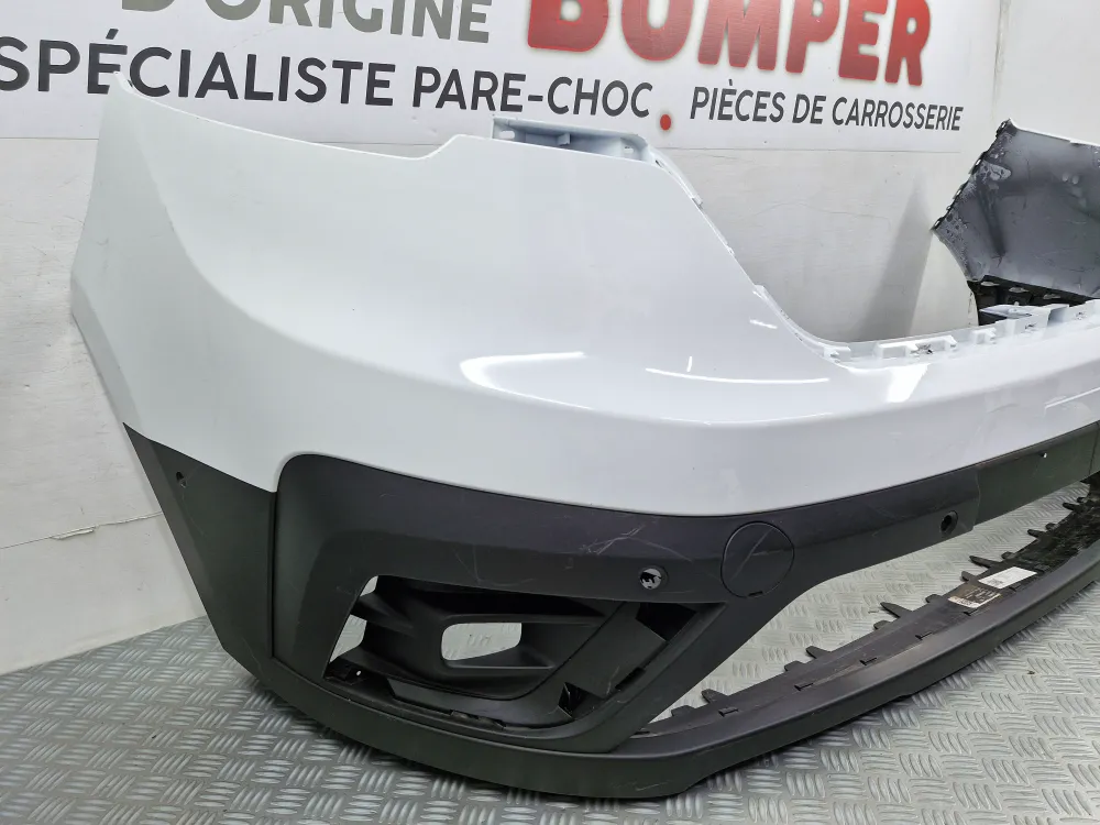 Renault Trafic 4 első lökhárító (2022-től) – Eredeti használt alkatrész radarral és Park Assist funkcióval
