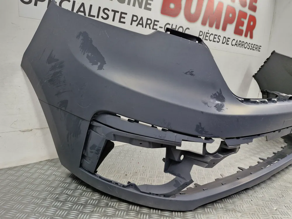 Renault Trafic 4 első lökhárító – Eredeti új