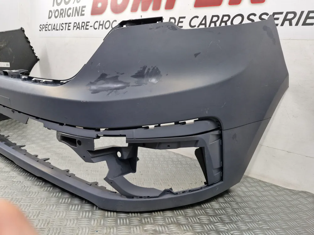 Renault Trafic 4 első lökhárító – Eredeti új