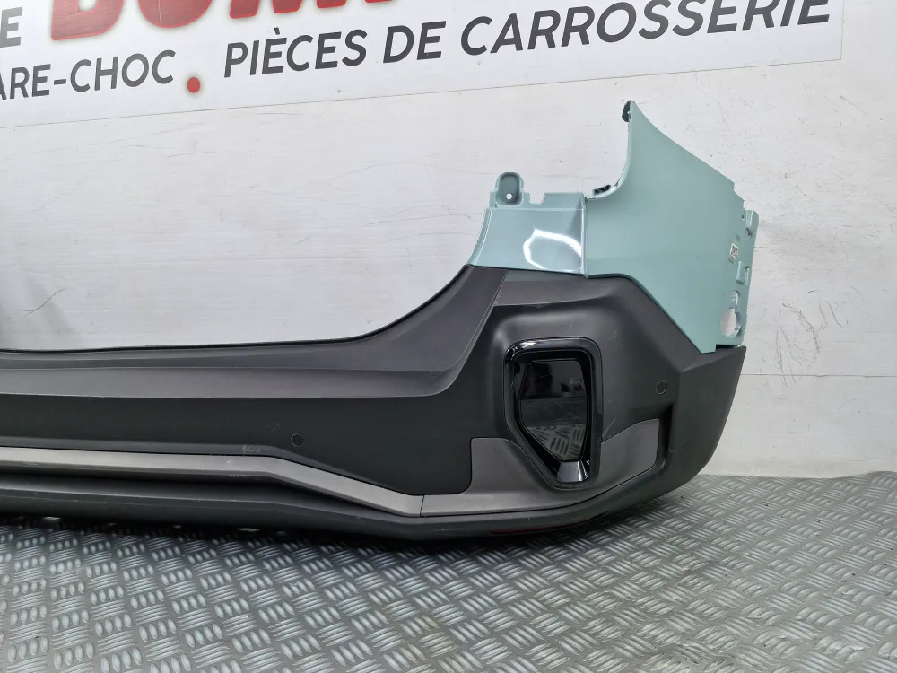 Teljes hátsó lökhárító Renault 4 R4 2024+ — Használt radarral