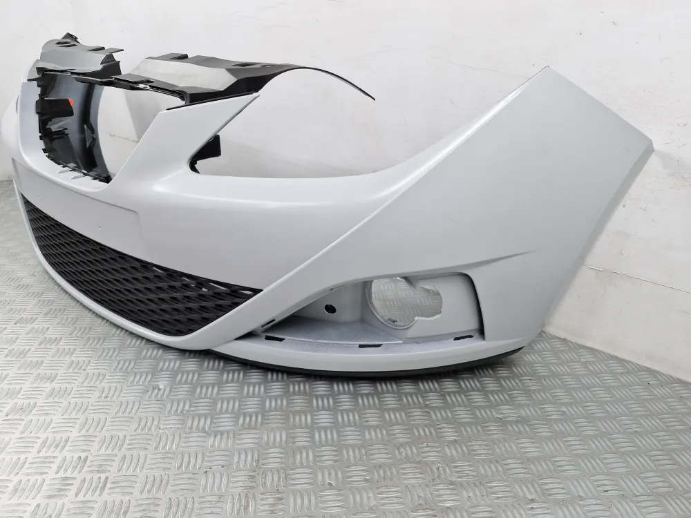 Első lökhárító Seat Ibiza 4 1. fázis (2008.05 - 2012.01) – Gyári eredeti használt alkatrész, festésre kész