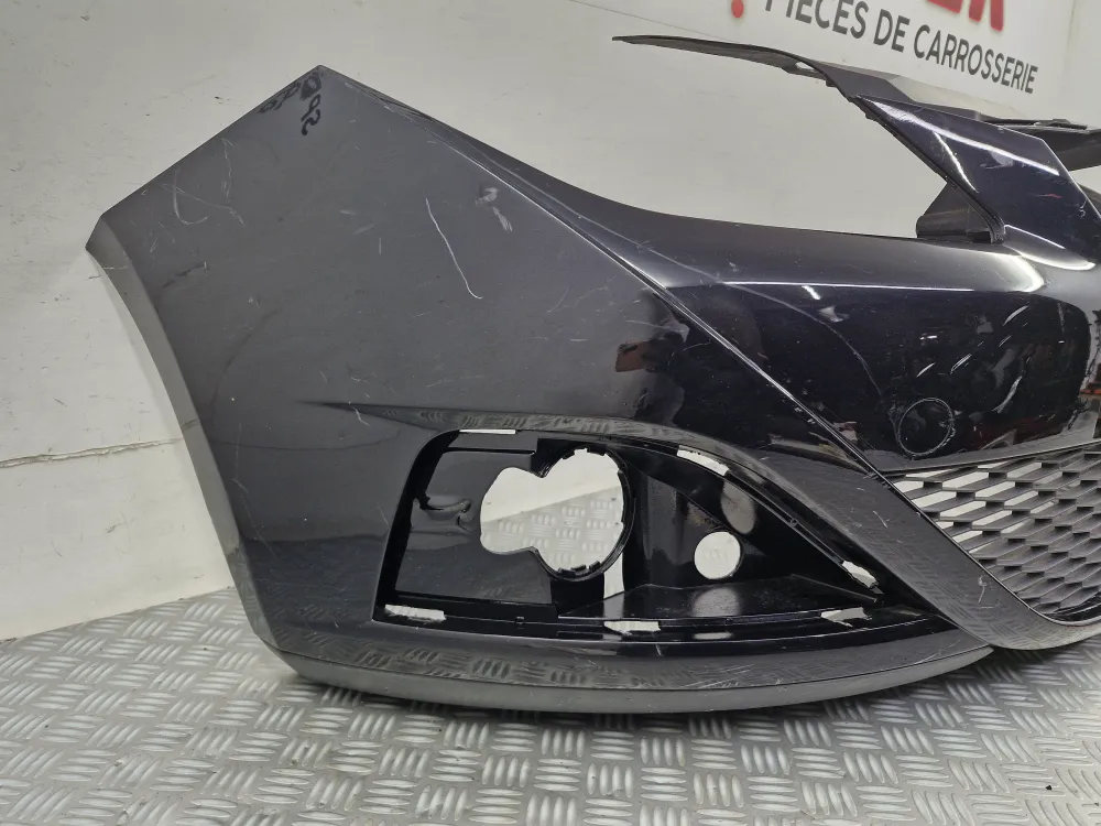 Első lökhárító Seat Ibiza 4 1. fázis (2008.05-től 2012.01-ig) – Eredeti használt alkatrész radarral és fényszórómosóval