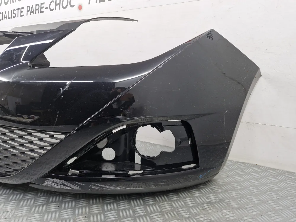 Első lökhárító Seat Ibiza 4 1. fázis (2008.05-től 2012.01-ig) – Eredeti használt alkatrész radarral és fényszórómosóval
