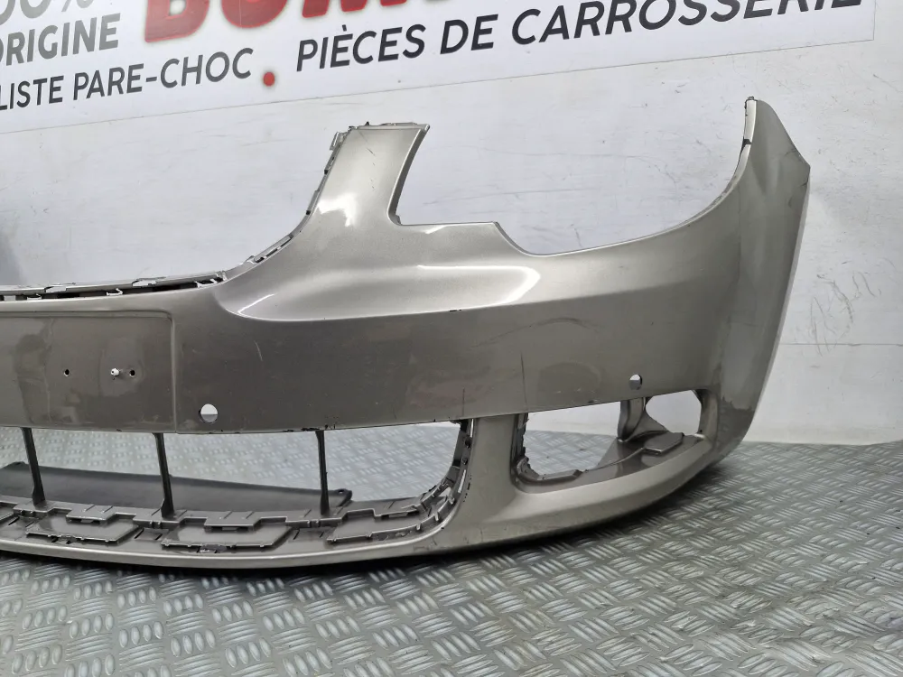 Első lökhárító Skoda Superb II Fázis 1 2010-2013 — Használt radarral