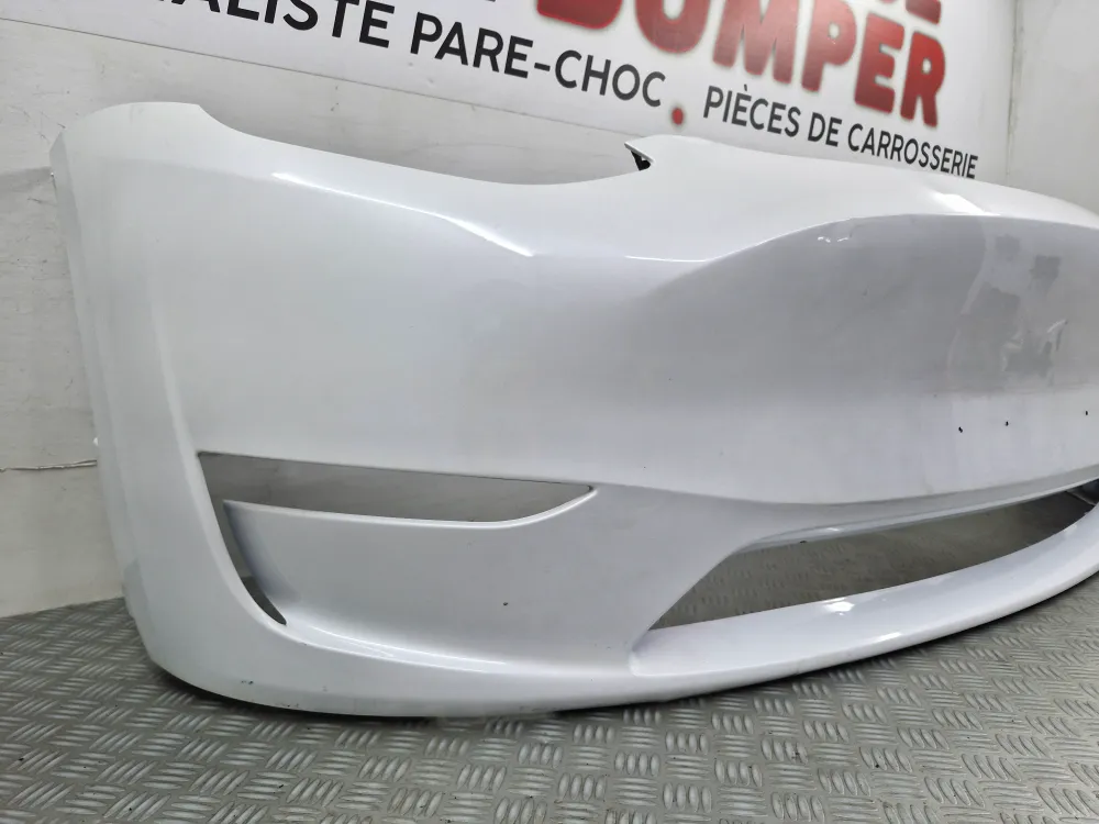 Első lökhárító Tesla Model Y (2021.10-től) – Eredeti használt alkatrész