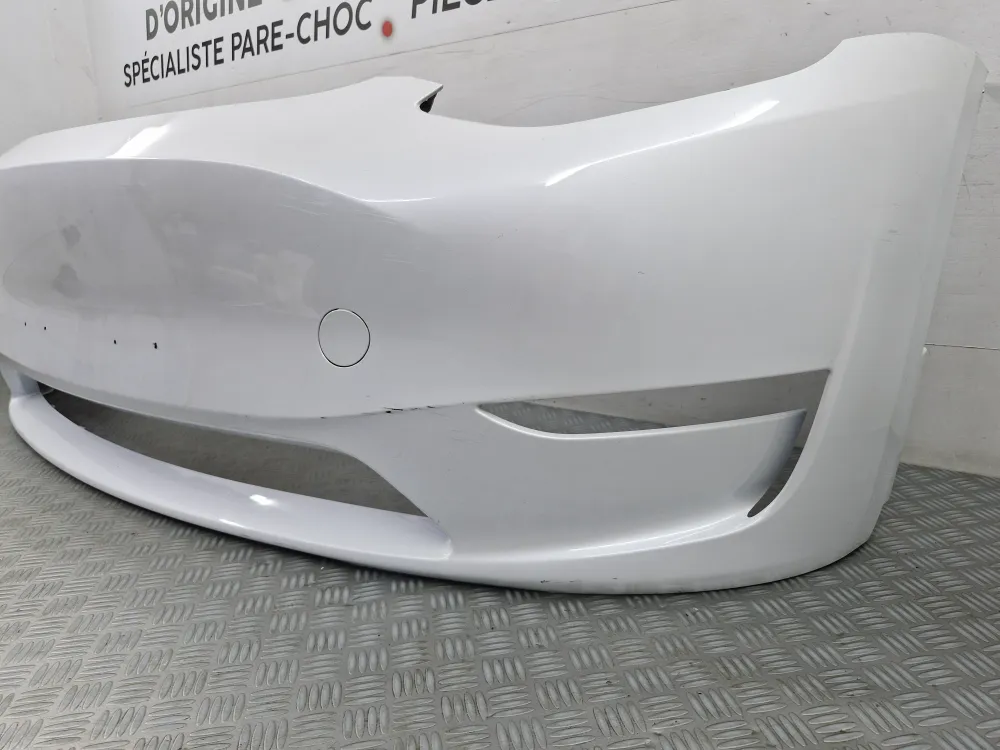 Első lökhárító Tesla Model Y (2021.10-től) – Eredeti használt alkatrész